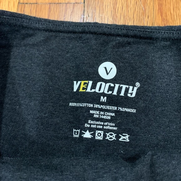 Velocity Cut Out Capri Leggings - Picture 3 of 5
